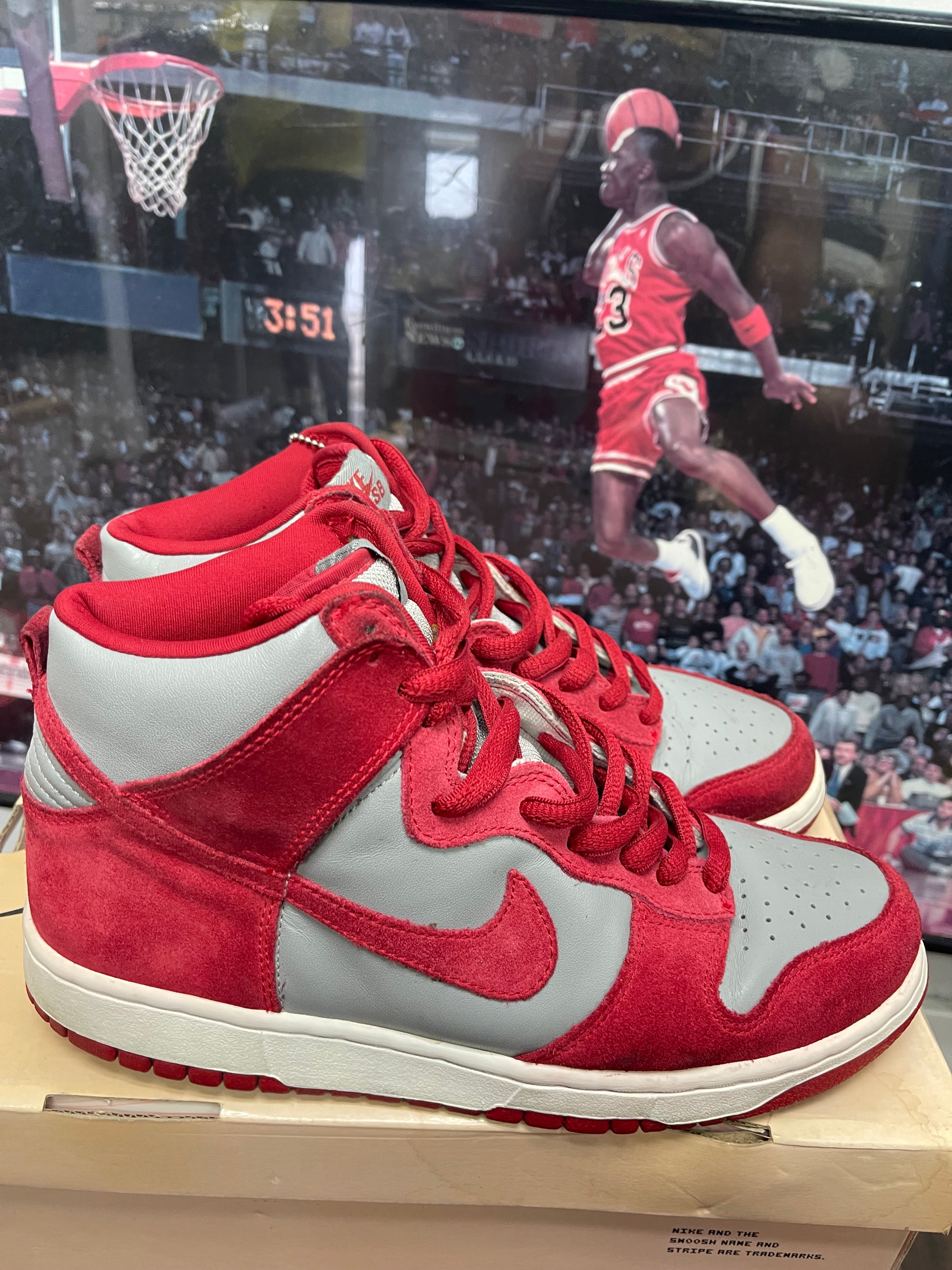 Dunk High SB UNLV Size 9.5